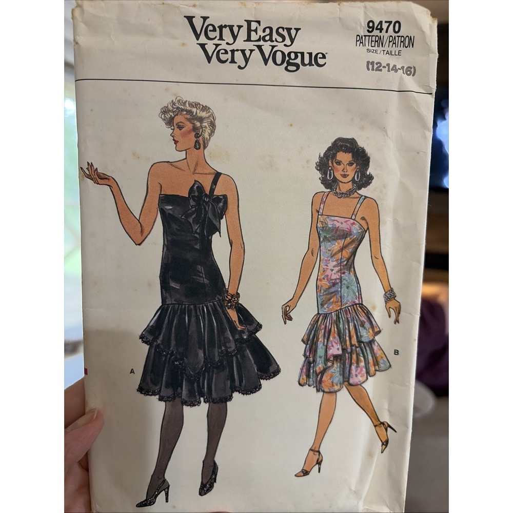 Vogue 9470 Easy Fitted Dropped Waist Dress Vintage 1987 Sizes 12-14-16 Uncut